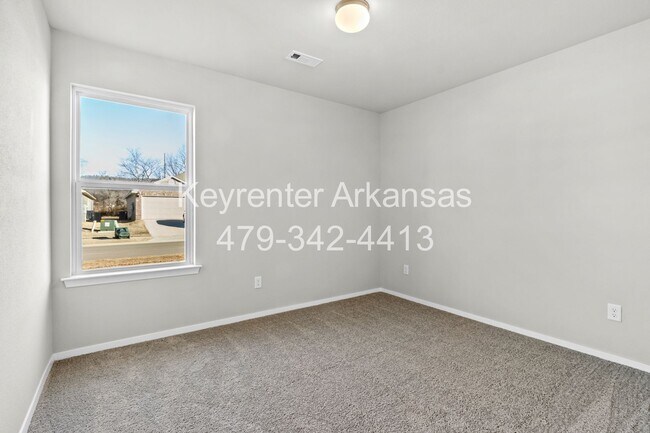Building Photo - Brand new 3 bedroom, 2 bathroom home in Fayetteville, Arkansas