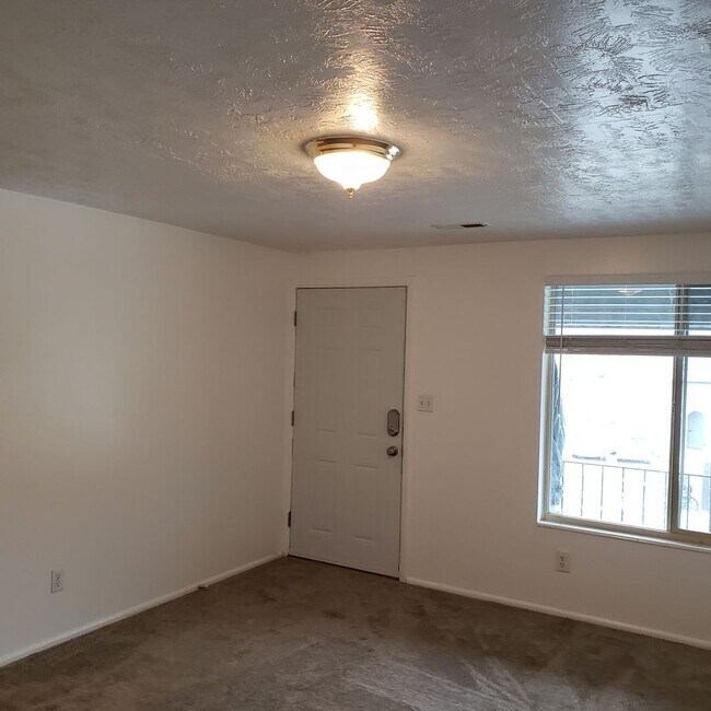 Building Photo - 1 B/ 1B Pet Friendly Apartment South of BYU