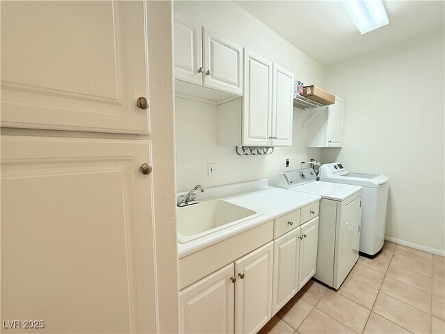 Building Photo - 1600 Cardinal Bluff Dr