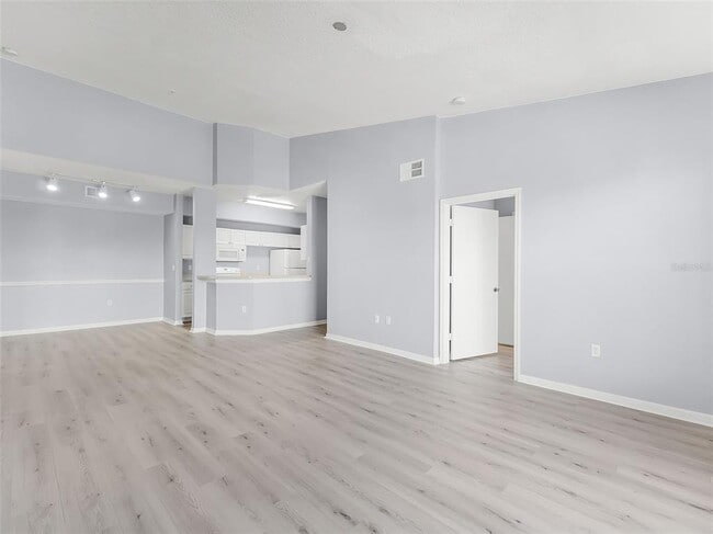 Building Photo - 5530 Metrowest Blvd