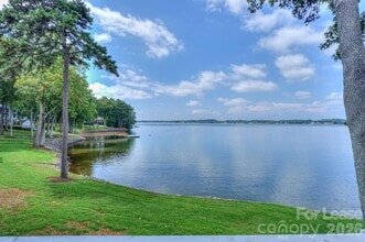 Building Photo - 368 Northwest Dr