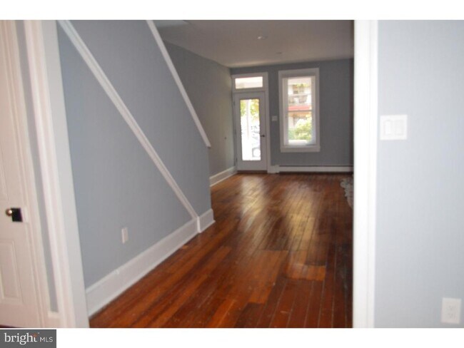 Building Photo - 117 Magnolia St