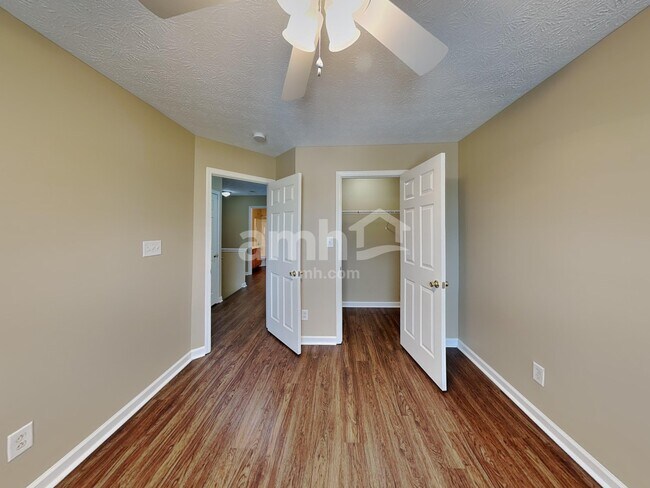 Building Photo - 1196 River Ridge Dr