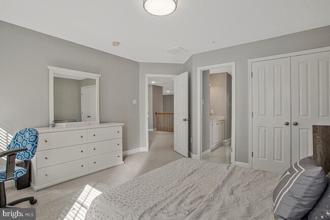 Building Photo - 12902 Crickmore Trace