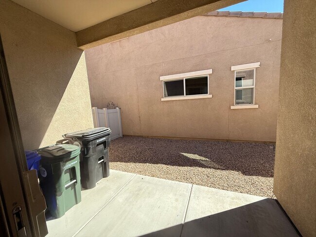 Building Photo - Dell Webb Home at Sun City ,3 Bedrooms, 3 Bathrooms, On Golf Course