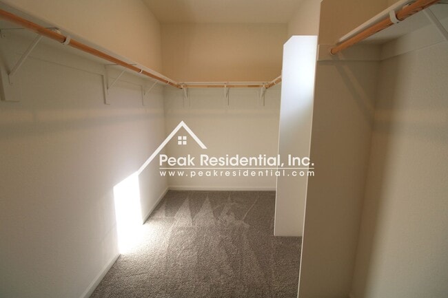 Building Photo - Newer 4bd/3ba Folsom Home with 2 Car Garage