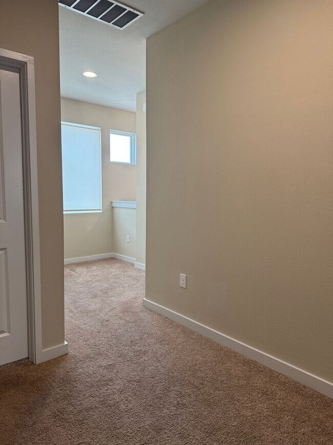 Building Photo - 15009 Casbah Dr