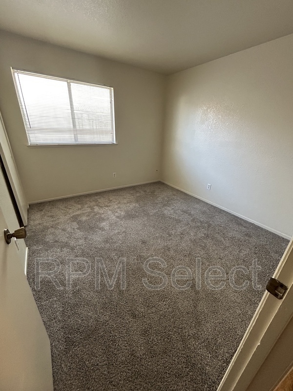 Building Photo - 652 Catalina Ct