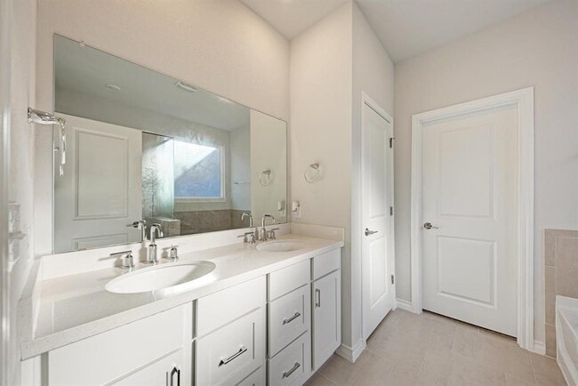 Building Photo - 113 Rampart Lp