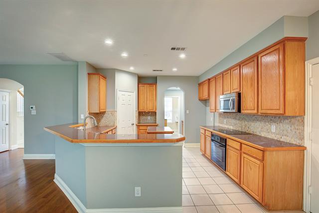 Building Photo - 8304 Richmond Ct
