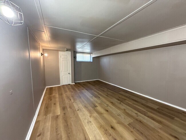 Building Photo - Two Bedroom House In Baltimore City