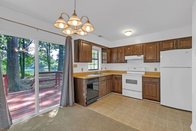 Building Photo - Call Sabrina Thomas at 757-767-0767 for more information