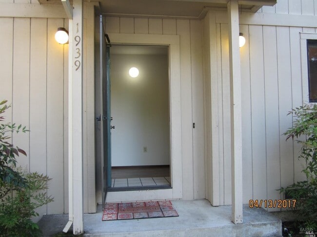 Building Photo - 1939 Windmill Cir