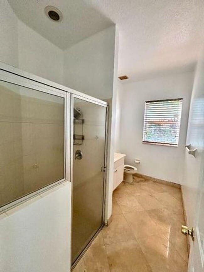 Building Photo - 1257 Beacon Cir