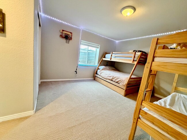 Building Photo - 104 Deer Trail Dr