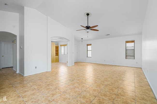 Building Photo - 12937 W Bloomfield Rd