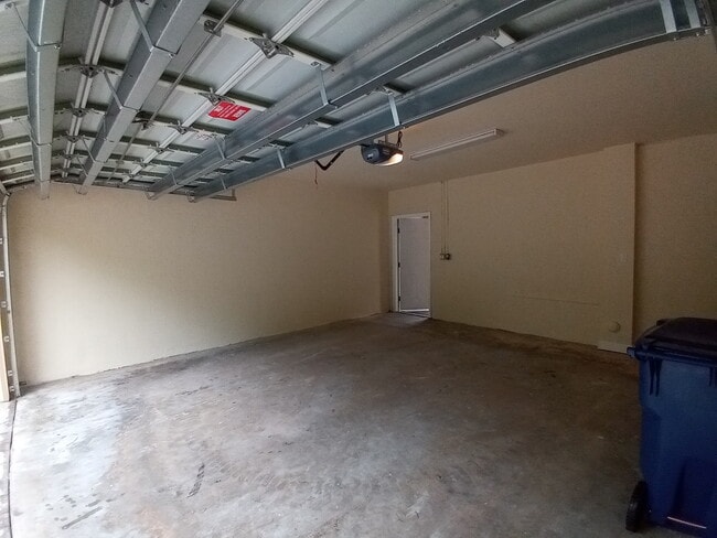 Building Photo - 9010 SW 169th Ave