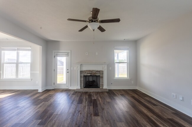 Building Photo - Welcome to Summerton Village!  $$ Ask about our free rent lease promo!