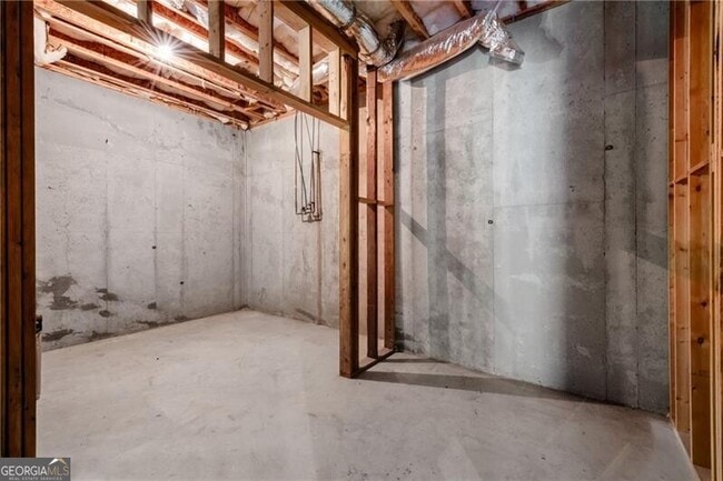 Building Photo - 5861 Yoshino Cherry Ln NE