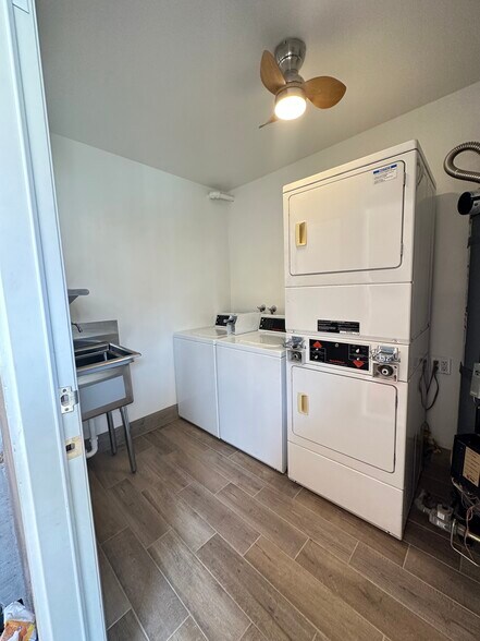 Building Photo - 526 S 1st Ave