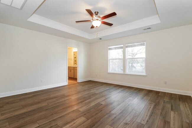 Building Photo - Modern 4 Bedroom in Hanahan