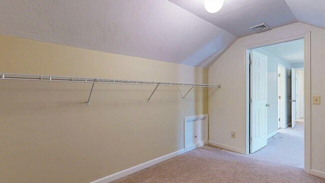 Building Photo - 12 Coldbrook Rd