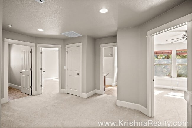 Building Photo - Spectacular 4 Bed | 2.5 Bath Single-Family Home | Quiet Haydon Highlands Neighborhood | Amazing L...