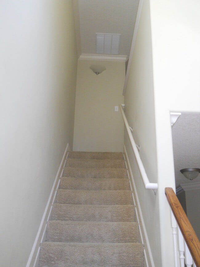 Building Photo - 3418RBarack