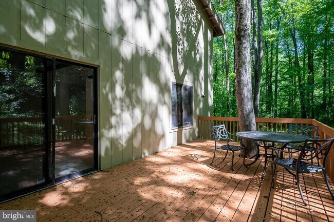 Building Photo - 11150 Wood Elves Way