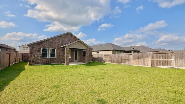 Building Photo - 1222 Sugar Dr
