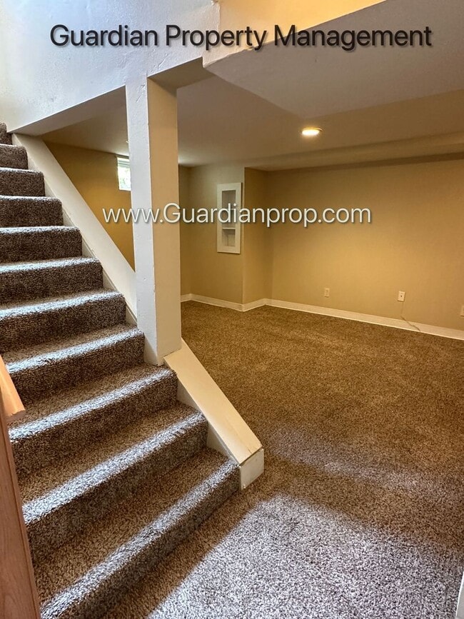 Building Photo - South Minneapolis Single Family Home, Gara...