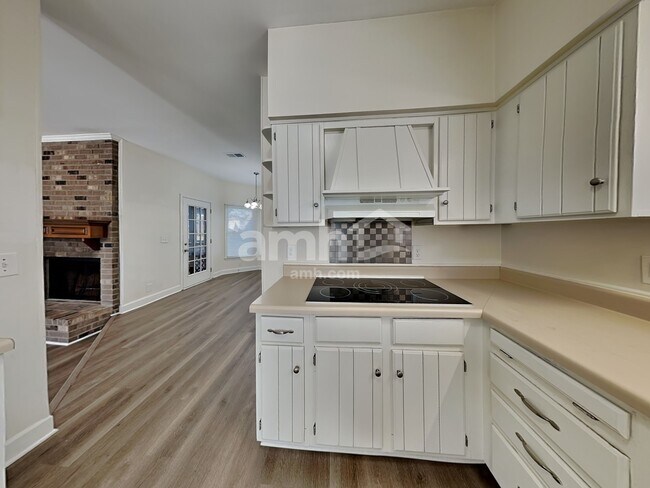 Building Photo - 7012 Poplar Creek Trce