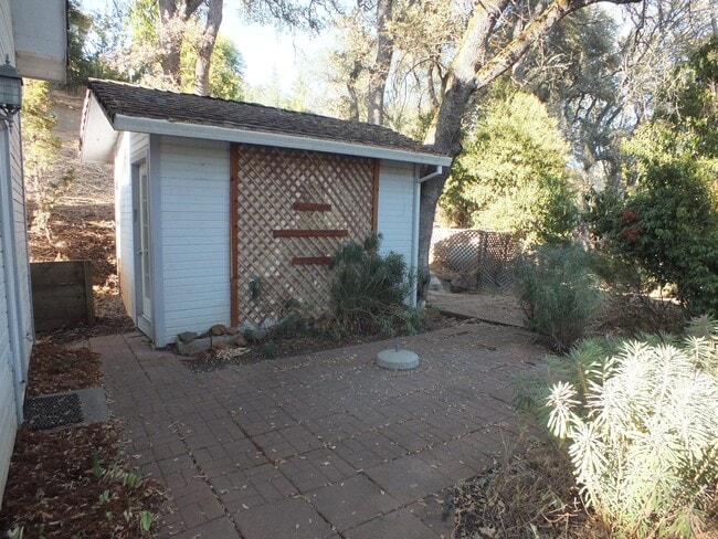 Building Photo - 1 BR Granny Cottage in Cameron Estates