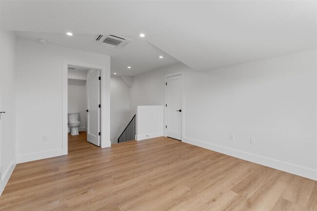 Building Photo - 1402 Beckett St