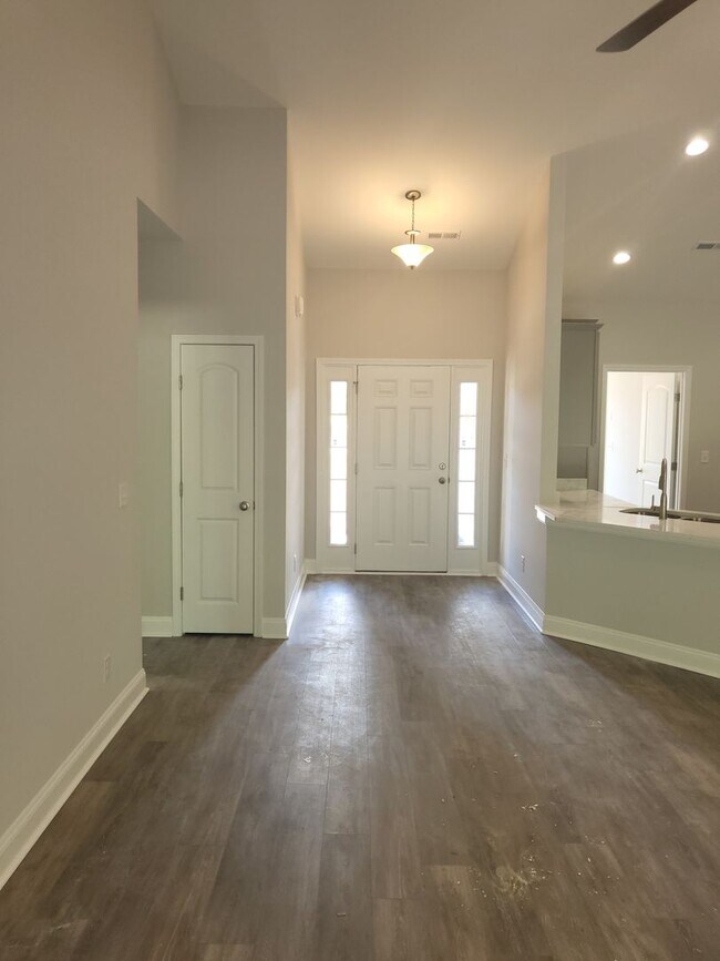 Building Photo - Nice 3 bedroom/2 bath home in Longs