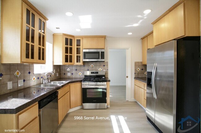 Building Photo - 5968 Sorrel Ave
