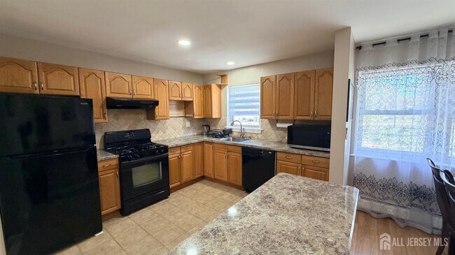 Building Photo - 363 Cranbury Rd