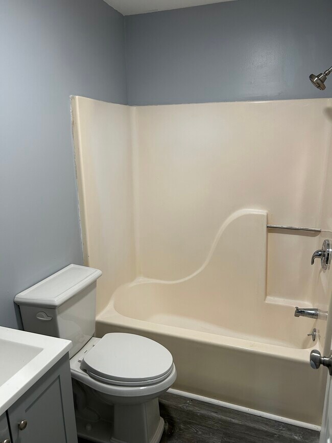 Building Photo - 11 Hawkins St