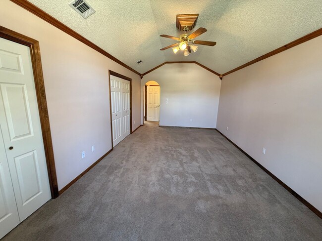 Building Photo - Beautiful 3 Bedroom Home Located in the Zia School District