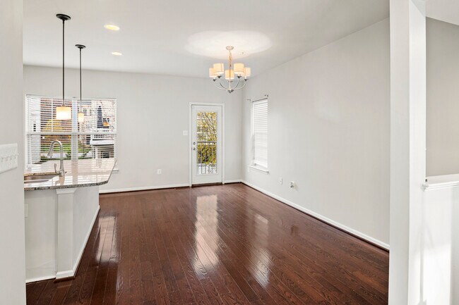 Building Photo - 214 Tanner Ln