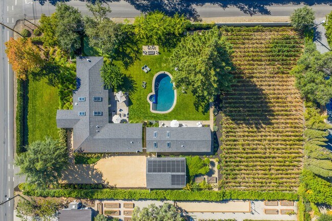 Building Photo - 760 Zinfandel Ln