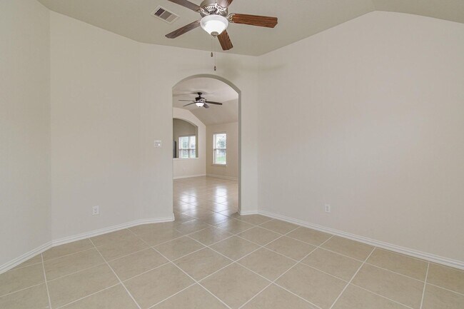 Building Photo - Beautiful 3-bedroom plus study, 2-bath home in Inverness Estates!