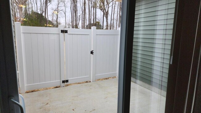 Building Photo - 1815 Fox Den Way