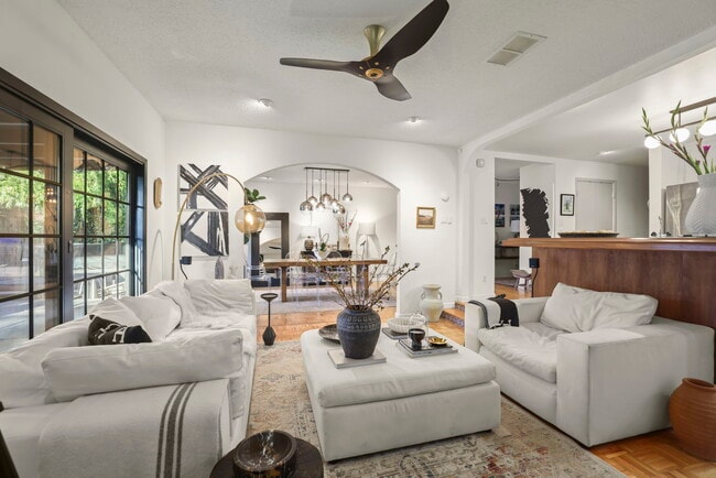 Building Photo - 4763 Golden Rd