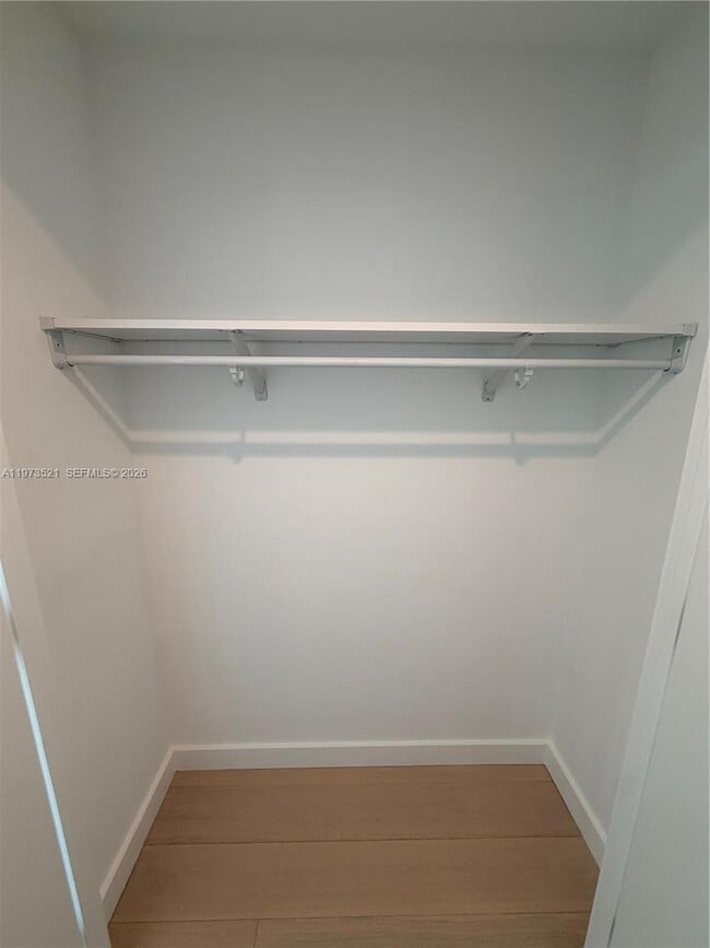 Building Photo - 9201 E Bay Harbor Dr