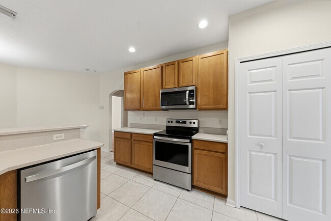 Building Photo - 593 Grand Parke Dr