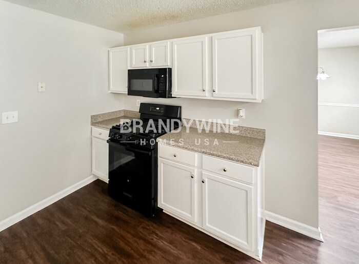 Building Photo - 2126 Mulberry Ln
