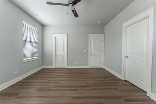 Building Photo - Beautiful New Home