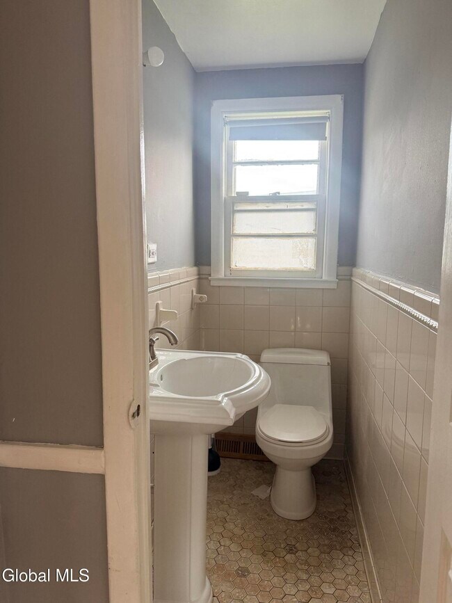 Building Photo - 786 New Scotland Ave