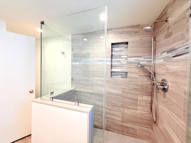 Building Photo - Fantastic Single Story 3 bed - 3 bath with backyard in Malibu - Topanga Beach Area